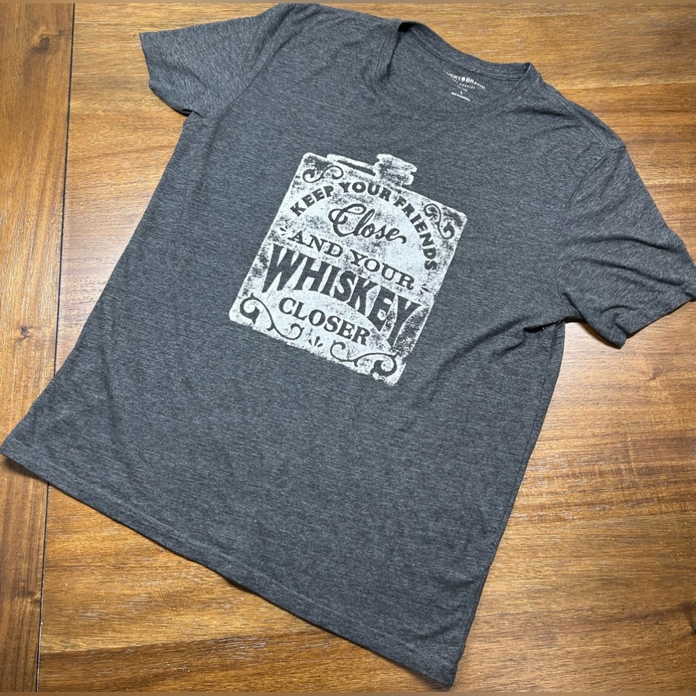 Lucky Brand T Shirt Graphic Tee Keep Your Friends Close Your Whiskey Closer Sz L